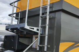 platform ladder for working with tractor trailer